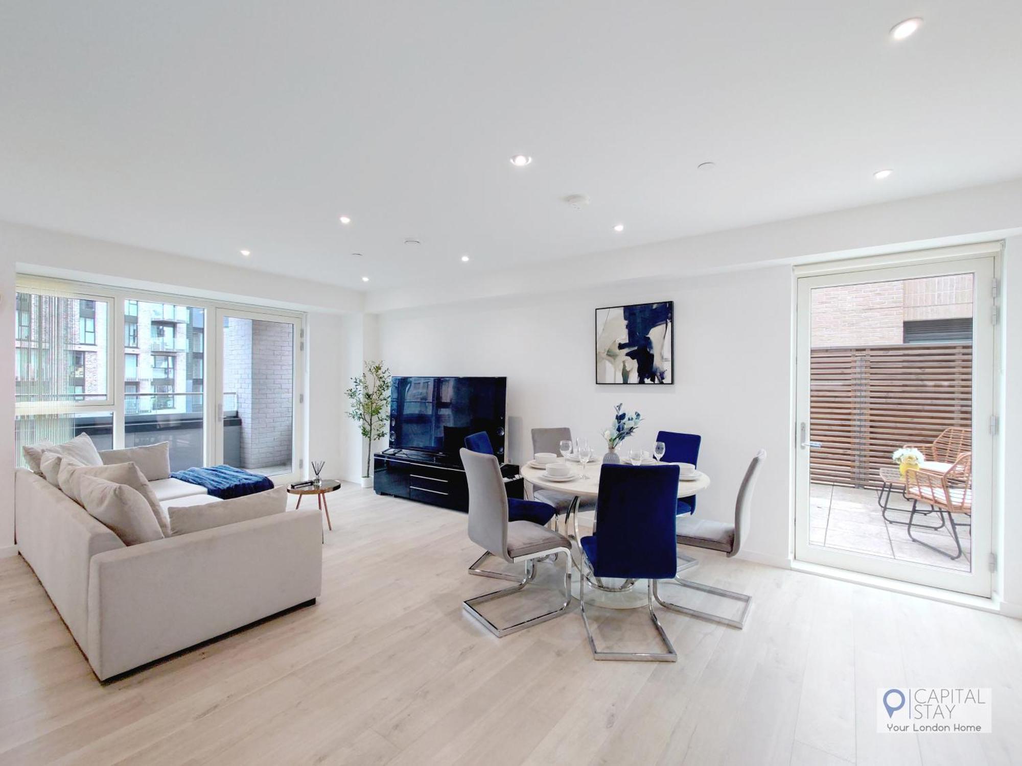 Apartment Deluxe Serviced Three Bed *