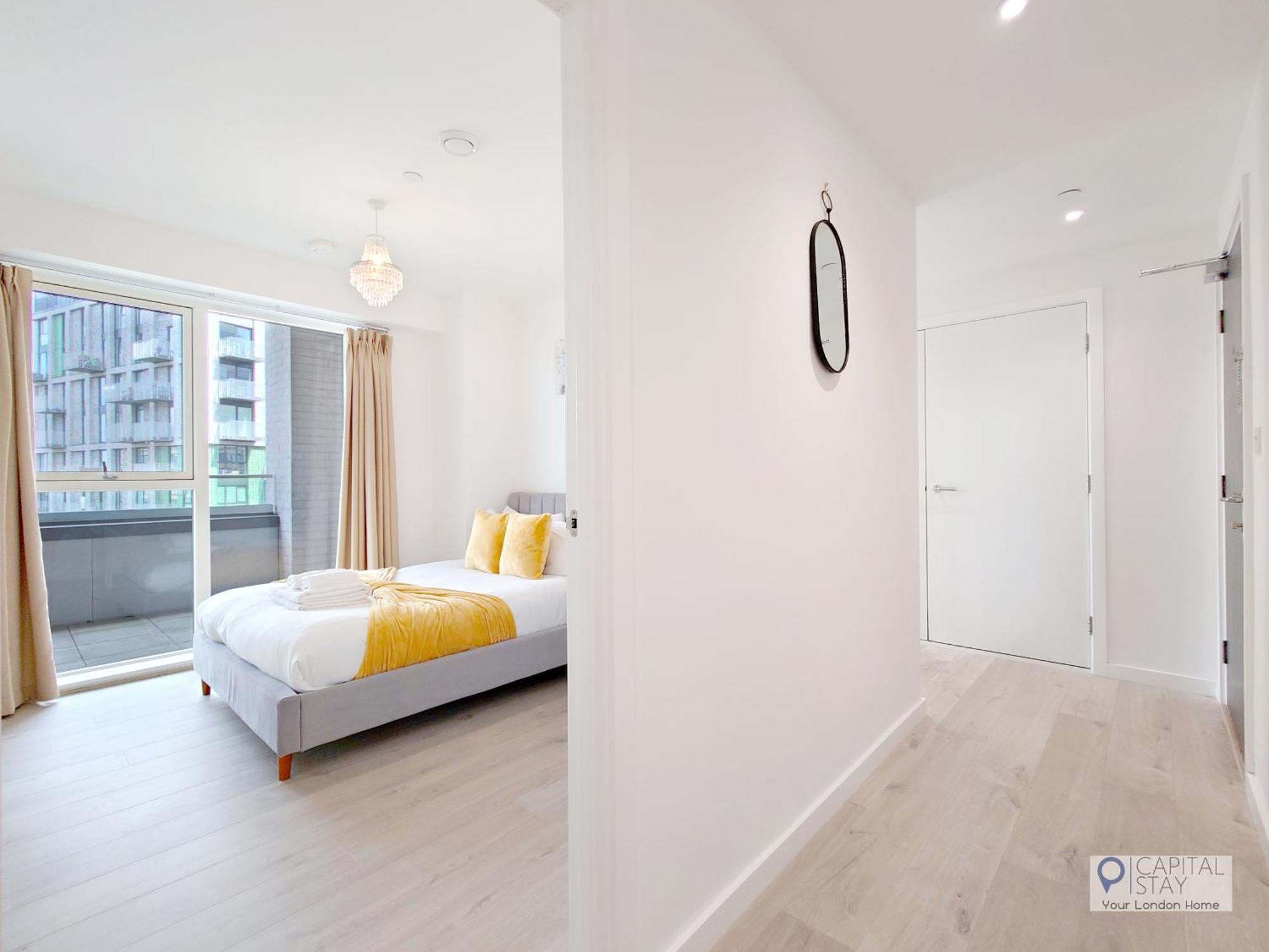 Deluxe Serviced Three Bed Apartment *
