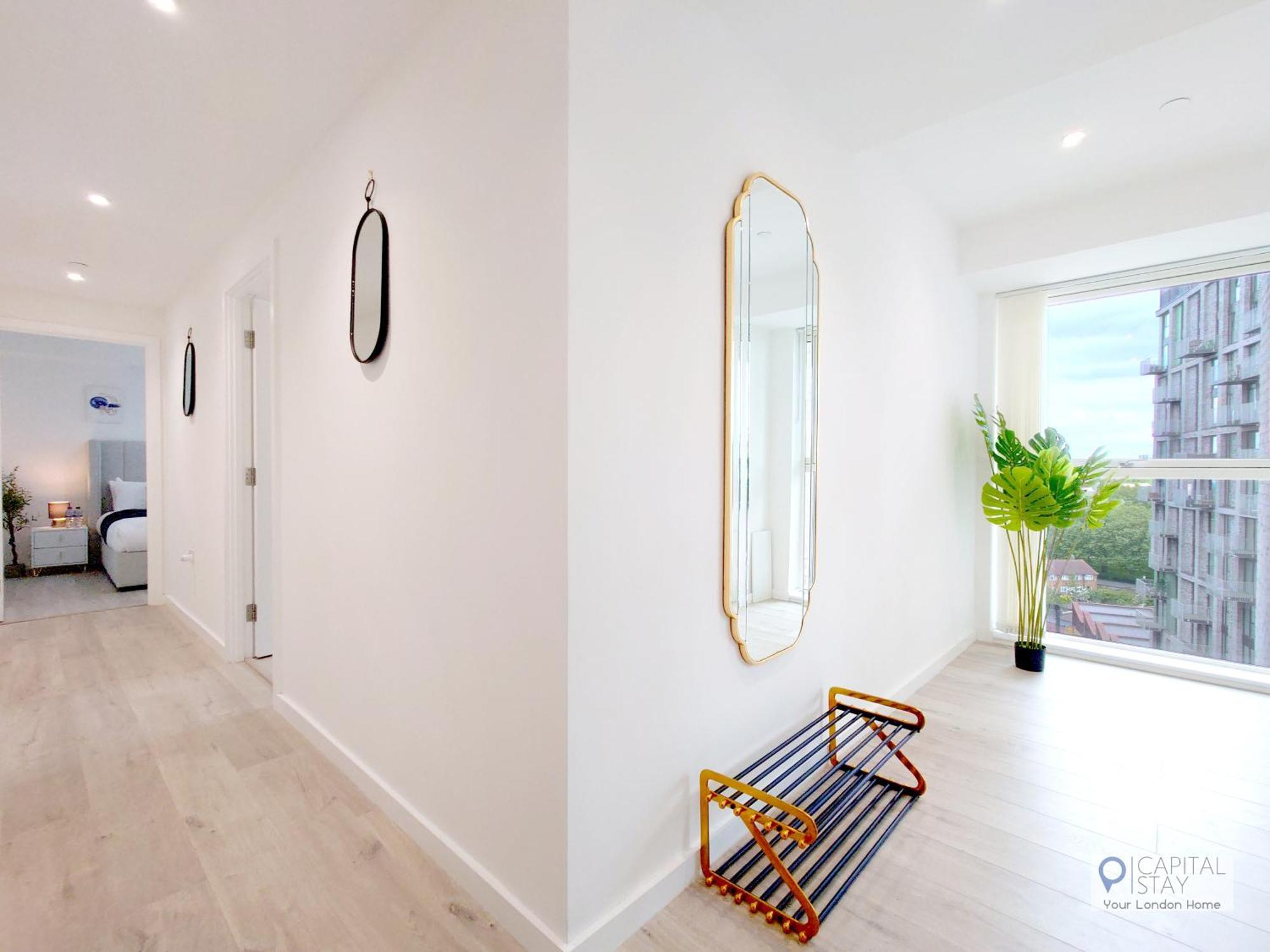 Deluxe Serviced Three Bed Apartment *